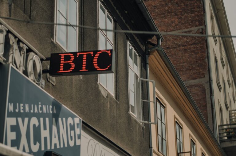 Coinbase Review 2026: Fees, Features, Pros & Cons — crypto exchange trading platform