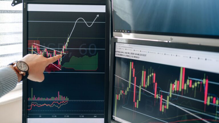 Crypto Trading Strategies: 7 Approaches Explained — crypto trading and technical analysis