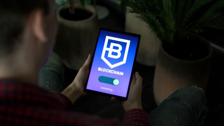 How to Bridge to Avalanche: Step-by-Step Guide (2026) — cross-chain bridging concept