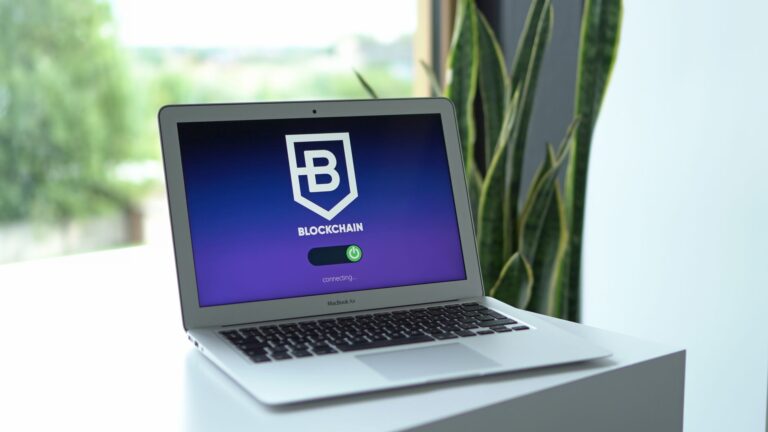 How to Use MetaMask: Complete Beginner’s Guide — crypto wallet and security