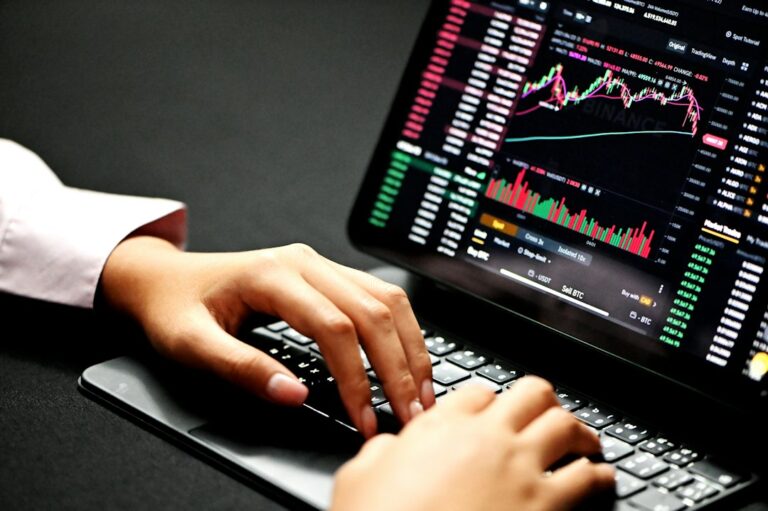 HTX Review: UK Sanctions, Huobi History and Exchange Risk